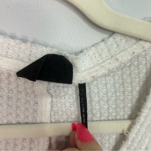 Urban Outfitters Out From Under White Button Down Off-the-Shoulder Sweater XS - Picture 5 of 8